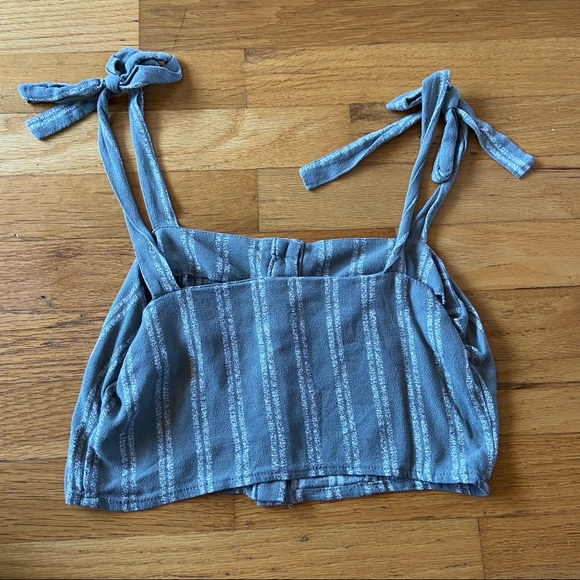 Green tie crop top - Picture 2 of 2